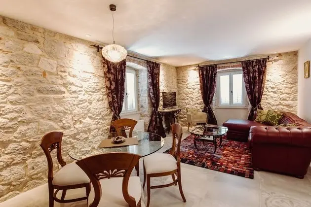 Luxury Süit (Augusti)