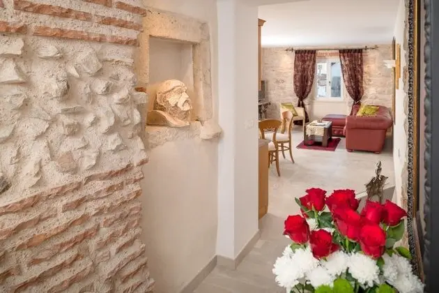 Luxury Süit (Augusti)