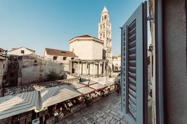 Luxury Süit (Augusti)