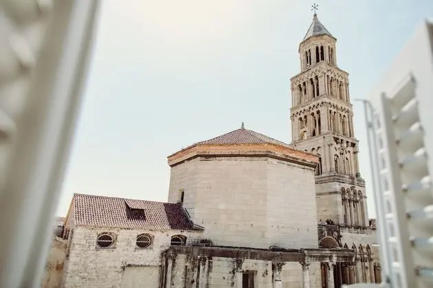 Luxury Süit (Augusti)