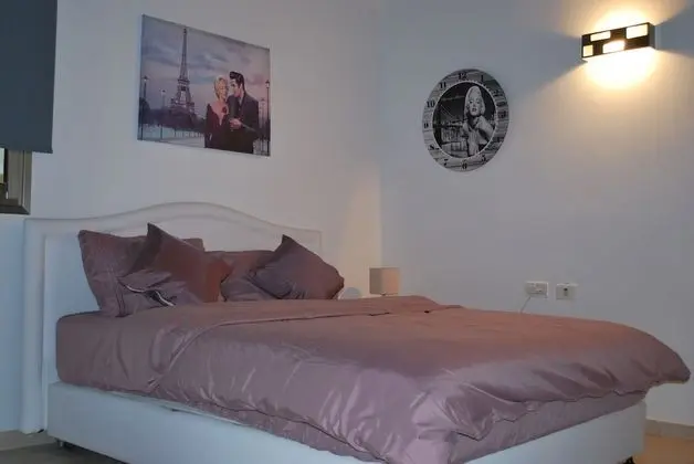 Oda, 1 Çift Kişilik Yatak, Ortak Banyo