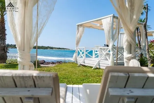 Kır Evi, Banyolu/Duşlu (Neptune Sea House)