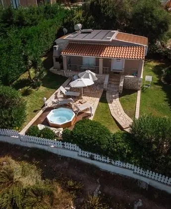 Kır Evi, Banyolu/Duşlu (Neptune Sea House)