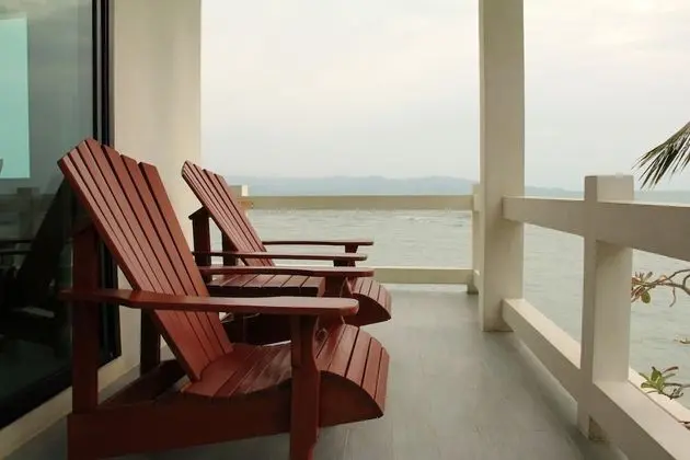 Deluxe Sea View Room