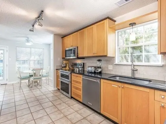 Ev, Birden Çok Yatak, Havuz Kullanımı, Havuz Manzaralı