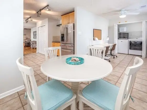 Ev, Birden Çok Yatak, Havuz Kullanımı, Havuz Manzaralı