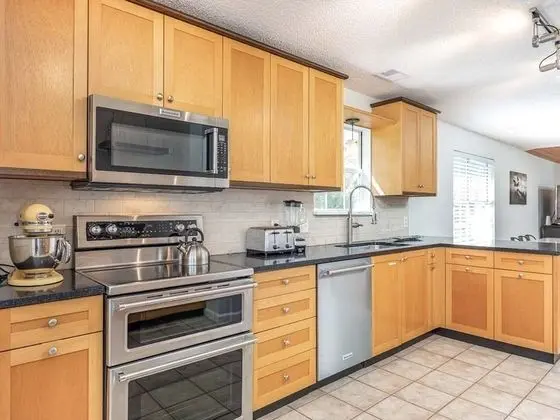 Ev, Birden Çok Yatak, Havuz Kullanımı, Havuz Manzaralı