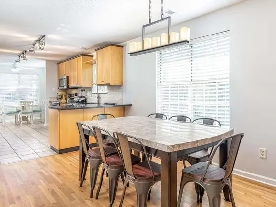 Ev, Birden Çok Yatak, Havuz Kullanımı, Havuz Manzaralı