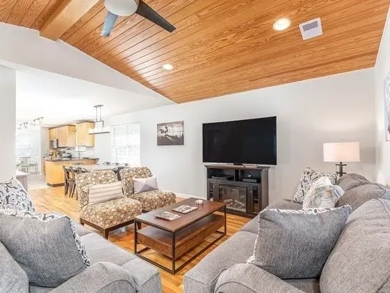 Ev, Birden Çok Yatak, Havuz Kullanımı, Havuz Manzaralı