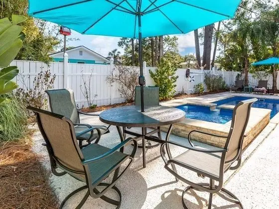 Ev, Birden Çok Yatak, Havuz Kullanımı, Havuz Manzaralı