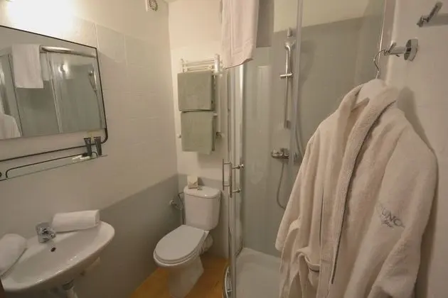 Classic Tek Büyük Yataklı Oda