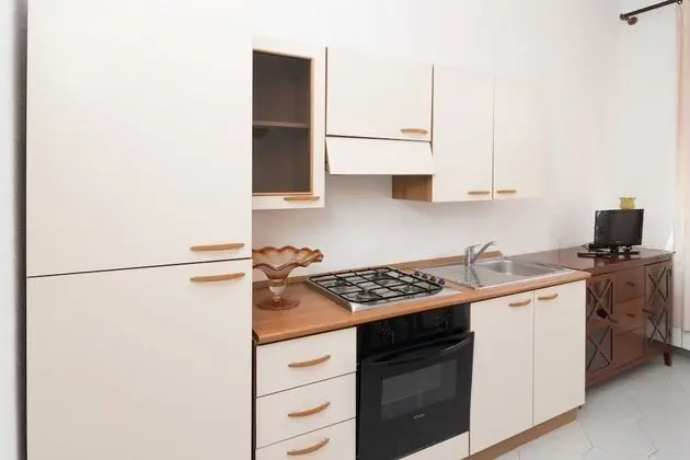 Standard Apart Daire, Küçük Mutfak, Bahçeli
