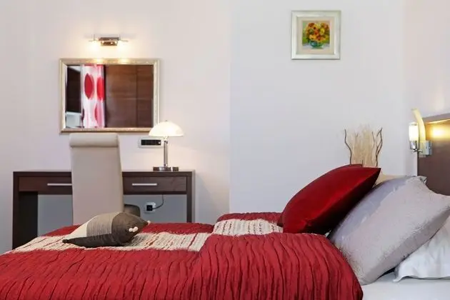 Deluxe Tek Büyük Yataklı Oda, Deniz Manzaralı, Zemin Kat