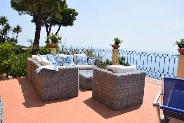 Apart Daire, 2 Yatak Odası, Teras, Deniz Manzaralı (Capri Suite)