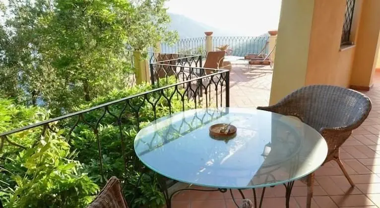Apart Daire, 2 Yatak Odası, Teras, Deniz Manzaralı (Capri Suite)
