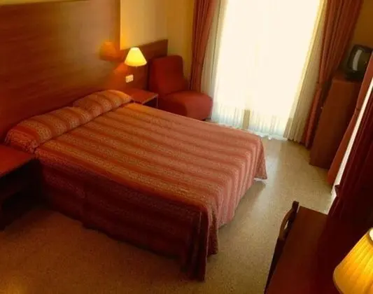 Tek Büyük Yataklı Oda, 1 Çift Kişilik veya 2 Tek Kişilik Yatak, Havuz Manzaralı