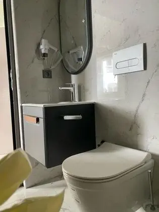 Triple, Bahçe Manzaralı