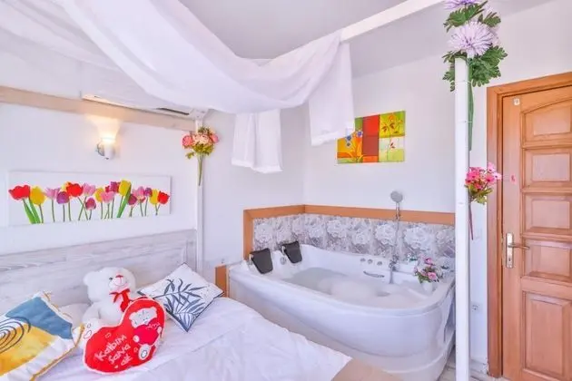 Villa, Dağ veya Havuz Manzaralı, Havuz Bağlantılı
