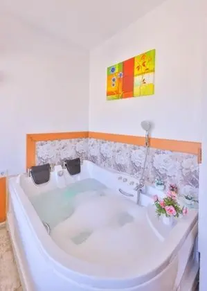 Villa, Dağ veya Havuz Manzaralı, Havuz Bağlantılı