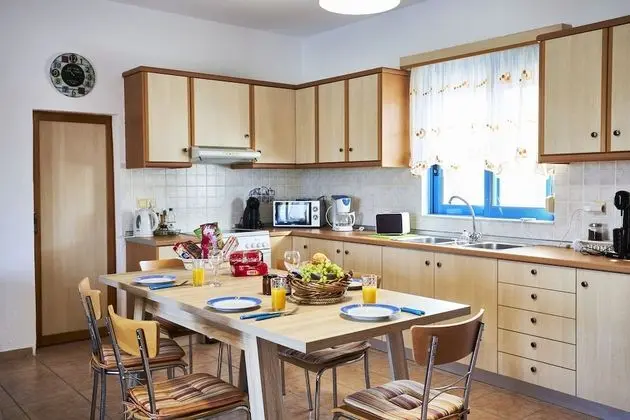 Family Villa (Helios)
