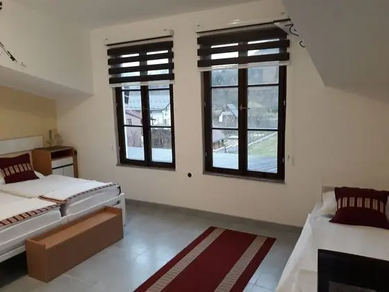 Üç Kişilik Oda
