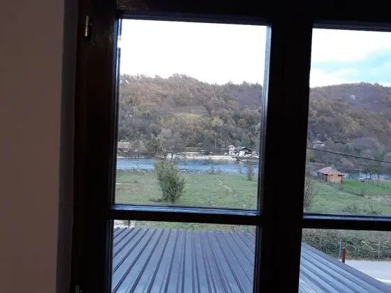 Üç Kişilik Oda