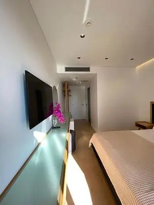 Deluxe Tek Büyük Yataklı Oda, Kısmi Deniz Manzaralı