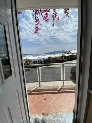 Dört Kişilik Oda (Shared Balcony)