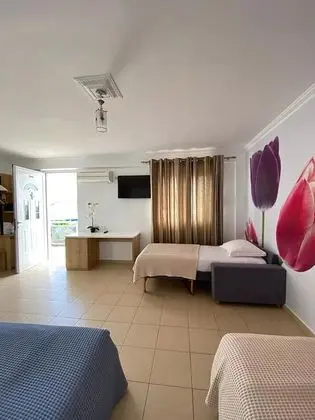 Dört Kişilik Oda (Shared Balcony)