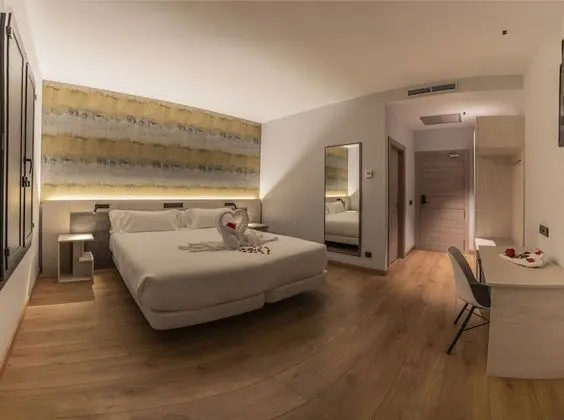 Standard Tek Büyük veya İki Ayrı Yataklı Oda (KABE)
