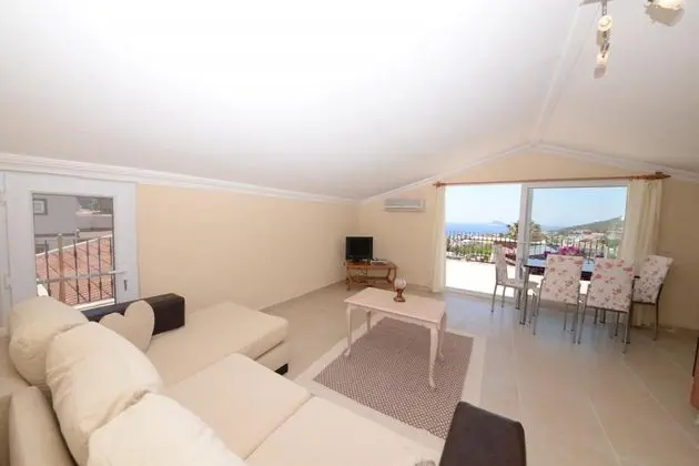 Daire-İki Yatak Odalı, Deniz Manzaralı, Teraslı