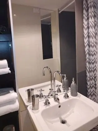 Comfort Tek Büyük veya İki Ayrı Yataklı Oda