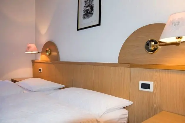 Tek Büyük veya İki Ayrı Yataklı Oda