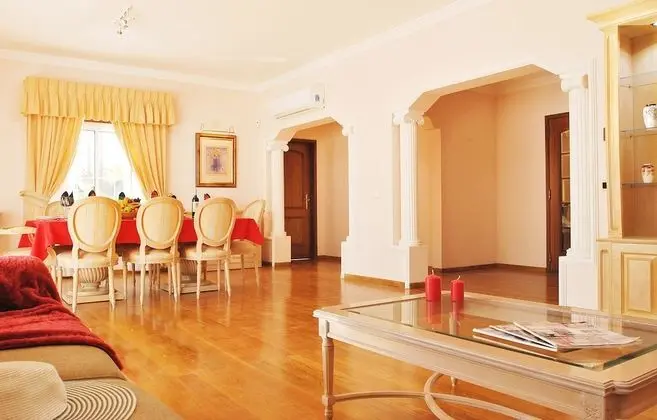 Villa, 5 Yatak Odası, Kişiye Özel Havuzlu, Havuz Manzaralı