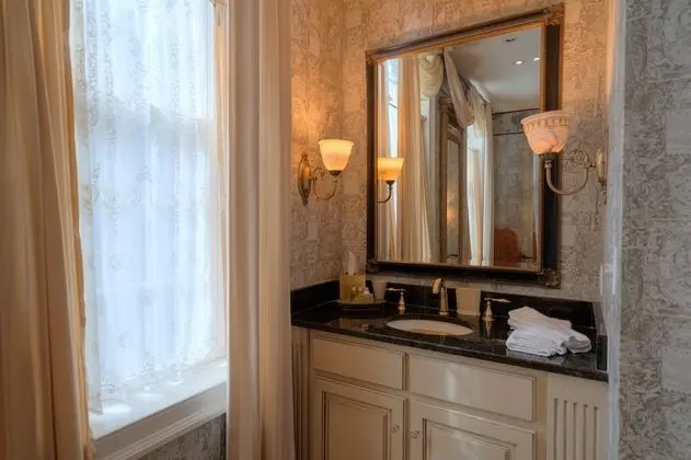 The Caldwell Room (River View)