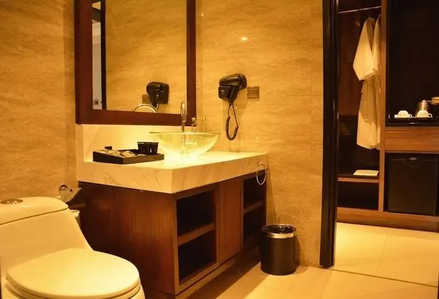 Deluxe Tek Büyük veya İki Ayrı Yataklı Oda, Balkon