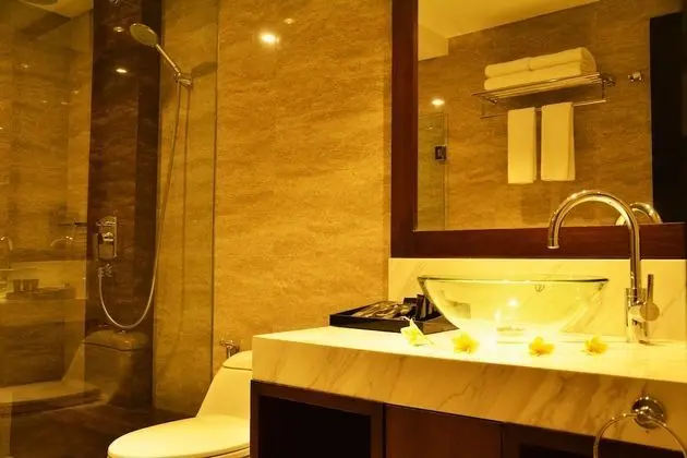 Deluxe Tek Büyük veya İki Ayrı Yataklı Oda, Balkon