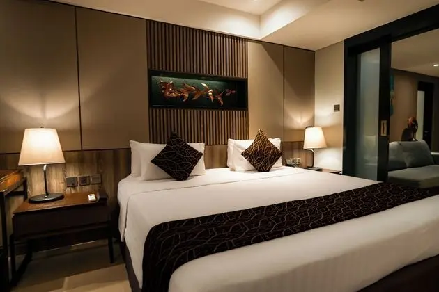 Executive Suite Room with Balcony
