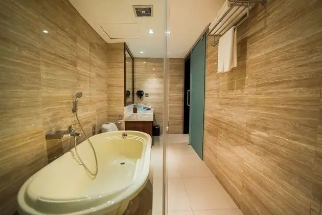 Executive Suite Room with Balcony