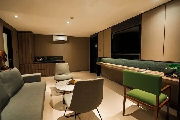 Executive Suite Room with Balcony