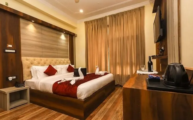 Premium Tek Büyük Yataklı Oda