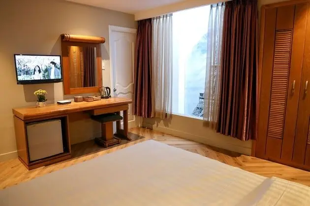 Deluxe Tek Büyük Yataklı Oda