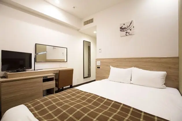Tek Büyük Yataklı Oda, Sigara İçilebilir (Semi-Double, Double Occupancy Only)