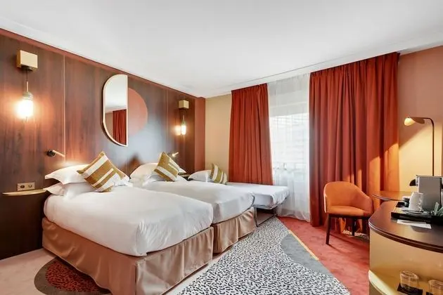 Deluxe Oda, 1 En Büyük (King) Boy Yatak, Engellilere Uygun (1 king size bed and 1 single bed)