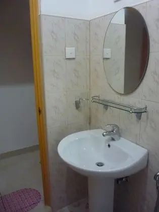 Economy Üç Kişilik Oda