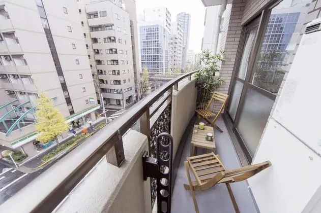 Apart Daire (Nestle Tokyo Deluxe Akihabara 03)
