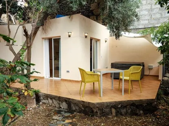 Deluxe Süit, Sıcak Su Havuzu, Bahçe Manzaralı