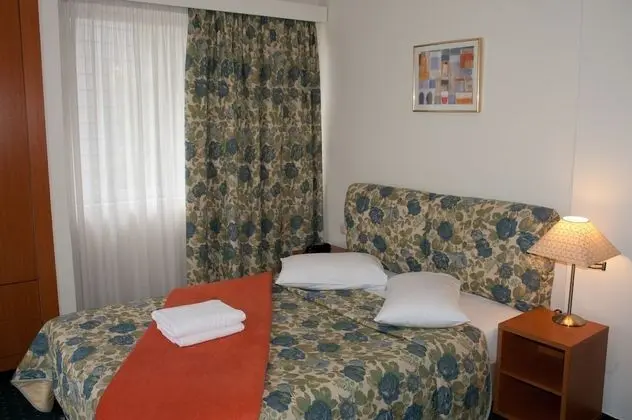 Tek Büyük veya İki Ayrı Yataklı Oda