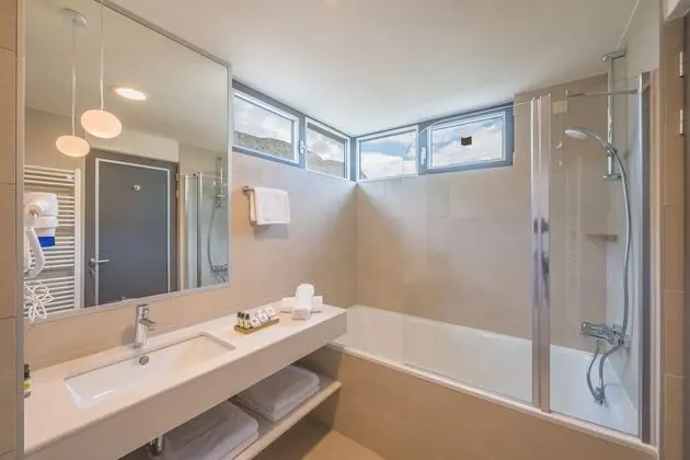 Junior Apart Daire, 1 Büyük (Queen) Boy Yatak ve Çekyat