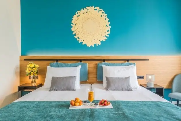 Superior Tek Büyük veya İki Ayrı Yataklı Oda, 1 Büyük (Queen) Boy Yatak, Kısmi Deniz Manzaralı